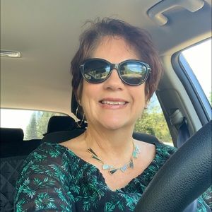 Meet your Posher, Debra